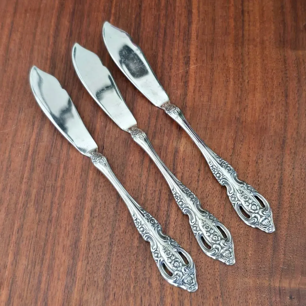 Oneida Renoir-Pembrooke Flat Handle Master Butter Knife Stainless Victoriana